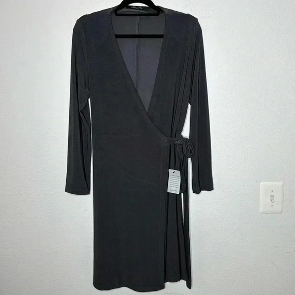 Alex & Ava Komarov Jersey wrap dress size Large NWT in dark gray - Picture 2 of 6